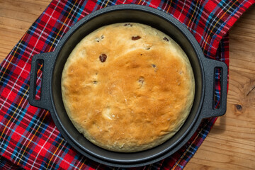 てづくりパン　Freshly baked handmade bread outdoors