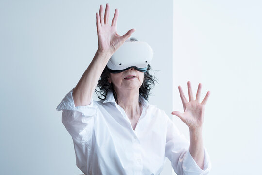 Business Woman with Virtual Reality Glasses