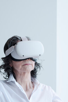 Business Woman with Virtual Reality Glasses