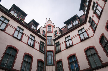 TENEMENT - Classic architecture of the old town in Poznan © Wojciech Wrzesień