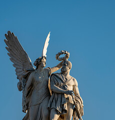 Statue, Figuren der Bildhauer Shadow und Rauch auf der Schlossbrücke