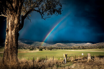 Fototapeta na wymiar rainbow in the mountains