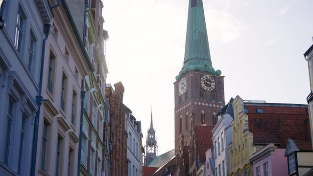 Kamerafahrt St. Jakobi Kirche zu L&uuml;beck / L&uuml;becker Jakobikirche