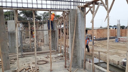 CONSTRUCCIÓN DE COLEGIOS NACIONALES