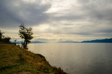 Fototapeta na wymiar Lago Fagnano 16:9