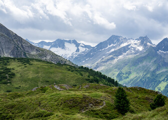 Fototapeta na wymiar alpiner landschaft