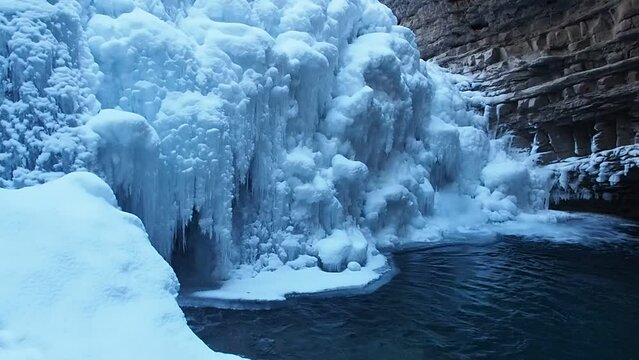 The frozen waterfall in Johnston Canyon