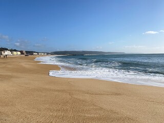 beach in the morning. ocean and waves