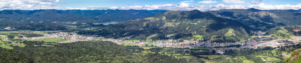 Fototapeta na wymiar Panoramic image of the city of Urubici, SC, Brazil.