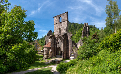Fototapeta na wymiar Ruine des Klosters Allerheiligen bei Oppenau im Schwarzwald, Deutschland