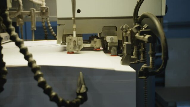 printing of coloured newspapers with an offset printing machine at a printing press
