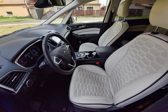 Ford S-Max Hybrid Vignale. Up to seven seater spacious and economical car. Cabin interior - front seats. 10-19-2021, Middle Bohemia, Czech Republic.