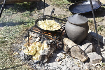 obóz Słowian i Wikingów, jedzenie, inscenizacja grodu na wyspie Wolin, 