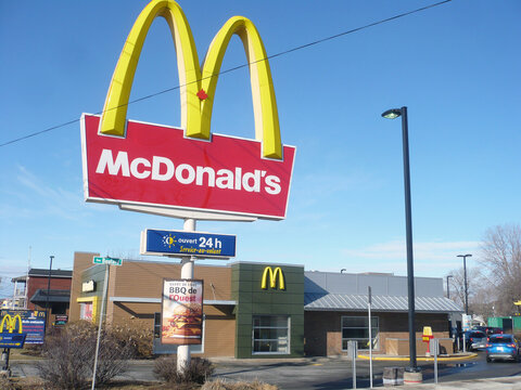 un restaurant McDonald