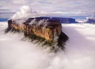 Aerial view fog of Mount Roraima, Canaima National Park, Bolivar State, Venezuela - obrazy, fototapety, plakaty