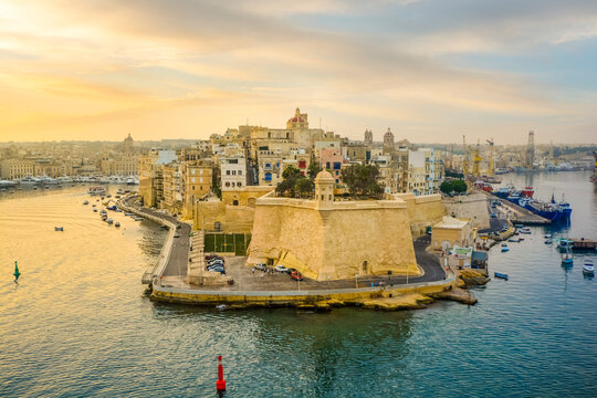 รูปภาพValetta – เลือกดูภาพถ่ายสต็อก เวกเตอร์ และวิดีโอ11,123 | Adobe Stock