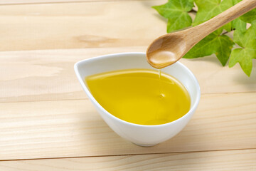 新鮮なオリーブの実から作るオリーブオイル