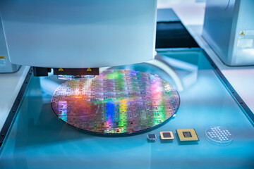 silicone wafer under the microscope - obrazy, fototapety, plakaty