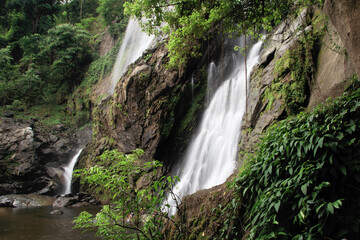 Fototapeta na wymiar Khlong Lan Waterfall, a beautiful tourist attraction in Thailand