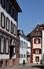 Obraz premium Gasse am Münsterplatz in Basel