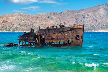 Shipwreck near Gramvousa island. Crete, Greece - obrazy, fototapety, plakaty