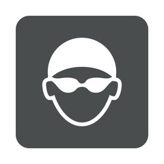 Obraz na płótnie Canvas Logotipo piscina. Icono plano silueta de cabeza de nadador con sombrero de natación y gafas protectoras en cuadrado color gris