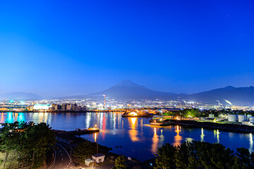 田子の浦港の夜景と富士山　静岡県富士市　Night view of Tagonoura Port and Mt. Fuji. Shizuoka-ken Fuji city.