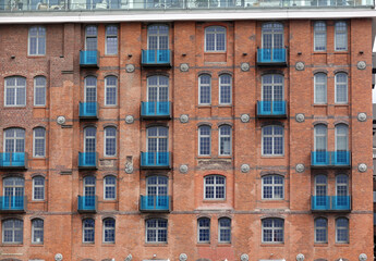 Gebaeude an der Elbe in Hamburg