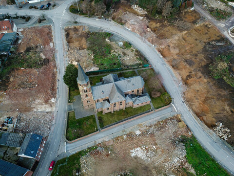 Kirche in Kerpen Manheim, kurz vor ihrem Abriss. Das Dorf muss f&uuml;r Braunkohle weichen