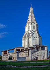Obraz premium Ascension Christi church. Park-museum Kolomenskoye in Moscow, Russia. Years of construction 1528—1530