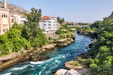 Fototapeta na wymiar Mostar, Bosnien, Fluss, Neretva, Wasser.
