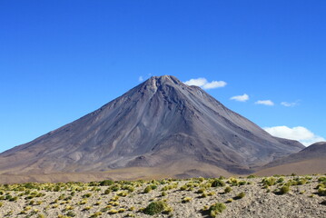 Fototapeta premium Licancabur volcano in the Atacama desert, Chile