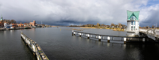 Kappeln, Blick von der Klappbrücke auf die Schlei mit dem Heringszaun