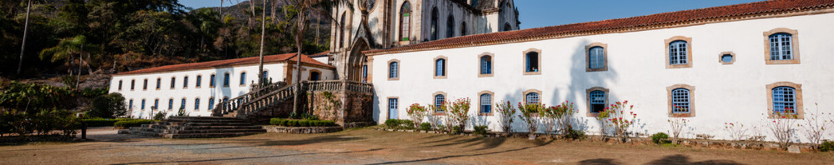 Fototapeta na wymiar primeira igreja neogótica do Brasil e o primeiro colégio de Minas Gerais. Com 400 anos de história, no Parque Natural do Caraça