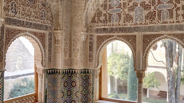 Palais de l'Alhambra &agrave; Grenade , style arabo-andalou, en Andalousie dans le sud de l'Espagne