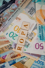 Fototapeta na wymiar Napis Ropa na tle banknotów