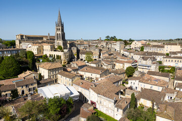 Obraz premium Vue sur Saint-Emilion depuis le sommet de la Tour du Roy (Nouvelle-Aquitaine, France)