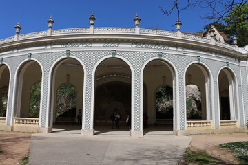 Obraz premium La source des Celestins, source de l'eau la plus célèbre de Vichy, appelée Vichy Célestins, ville de Vichy, département de l'Allier, France