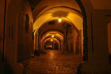 夜のローテンブルク旧市街の家並み