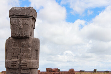 Monolito Ponce, no situio arqueológico de Tiwanaco, próximo a La Paz