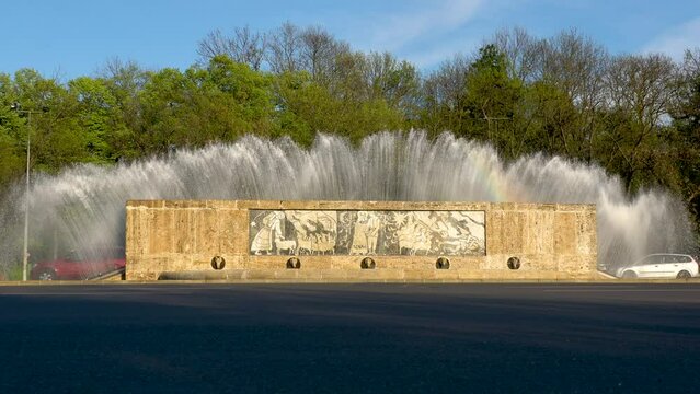 rainbow appeared at the Miorita Fountain. Miorița Fountain is a historical monument in Bucharest located on the Bucharest-Ploiești Road, at the entrance to the Băneasa neighborhood.  made in 2022.