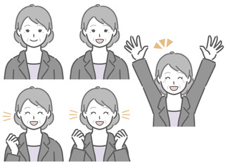 喜ぶ表情の強弱　スーツの高齢女性