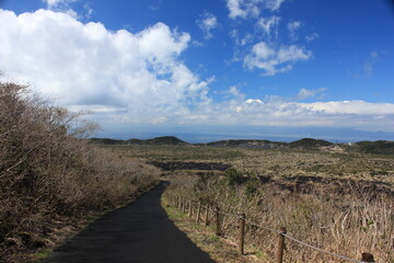 伊豆大島。三原山の風景。