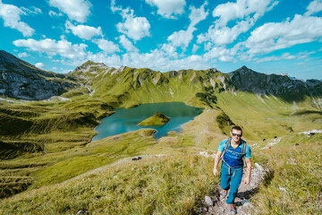 Fototapeta premium Bergwandern beim Schrecksee