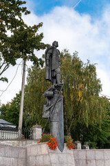 Fototapeta premium Russia. Saint-Petersburg. September 10, 2021. Monument to Alexander Nevsky in the village of Ust-Izhora.