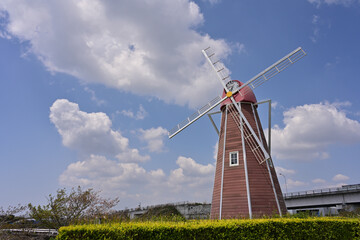 とある町の公園の風車