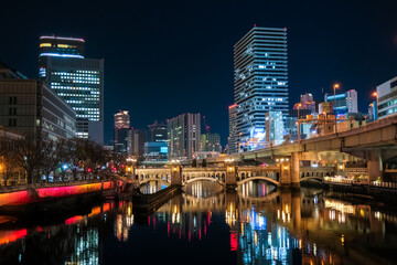 Fototapeta na wymiar 大阪市 中之島の夜景 鉾流橋から