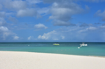 Fototapeta na wymiar Stunning White Sand Beach with Tropical Waters