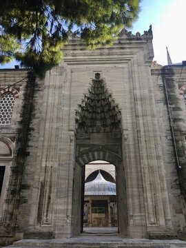 The construction of the Şehzade Complex (k&uuml;lliye) was ordered by the Ottoman Sultan Suleiman the Magnificent as a memorial to his favorite son Şehzade Mehmed (born 1521) who died in 1543