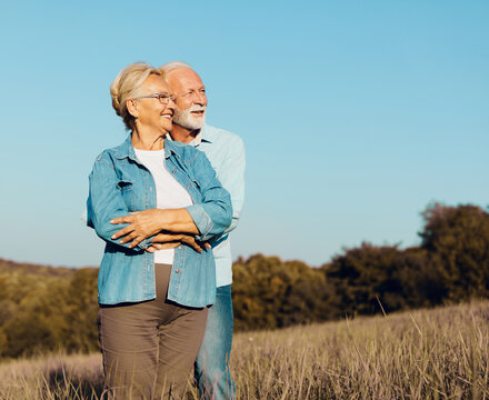 woman man outdoor senior couple happy lifestyle retirement together smiling love old nature mature